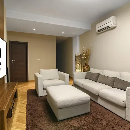 Beachfront 3-bedroom With Jaccuzi And Barbecue In The Back 公寓 瓦爾納